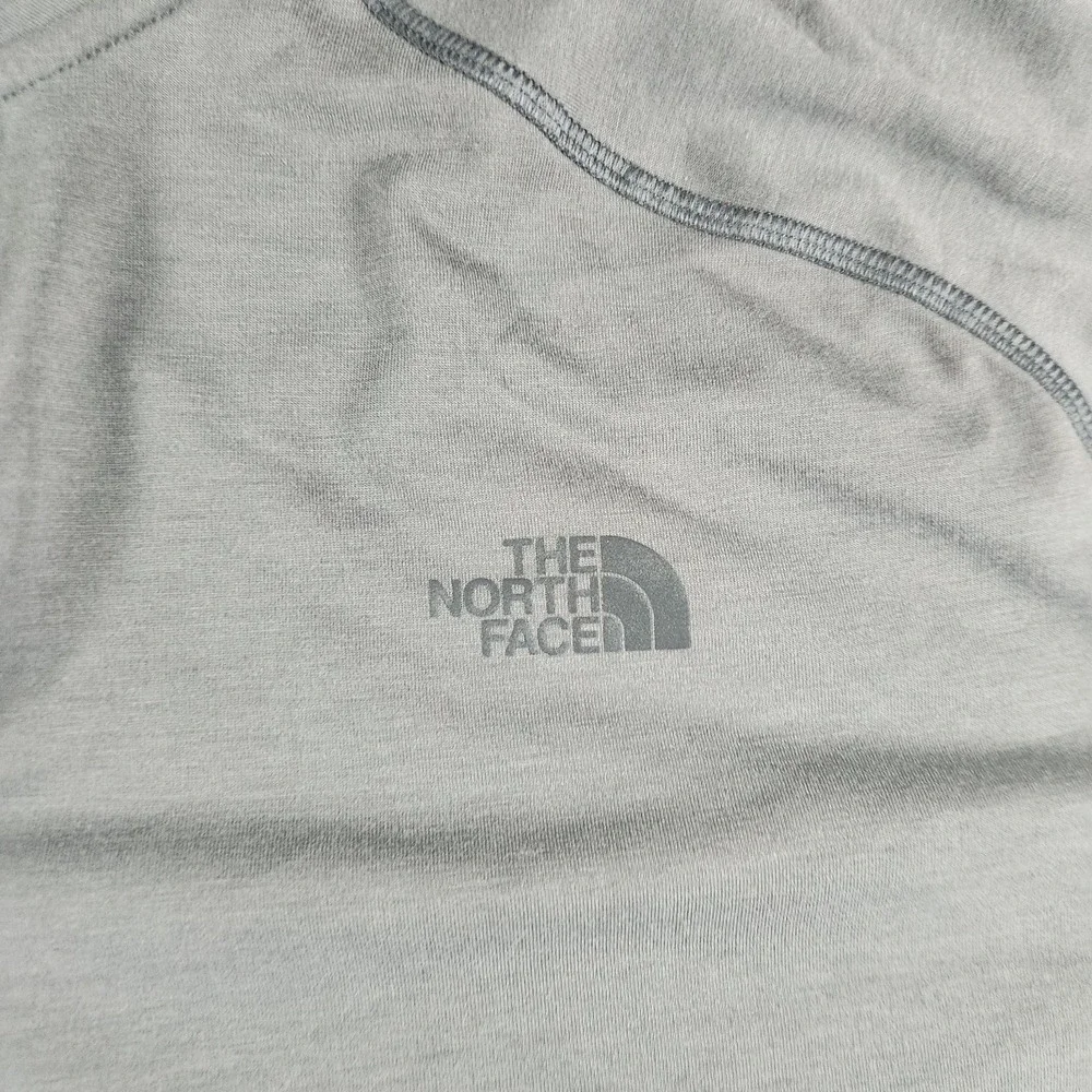 The North Face Mens 2XL Gray 1/4 Zip‎ Pullover Athletic Top Lightweight Gorpcore